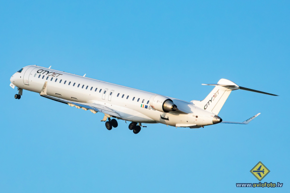 Bombardier CRJ-1000EL NG (CL-600-2E25)
