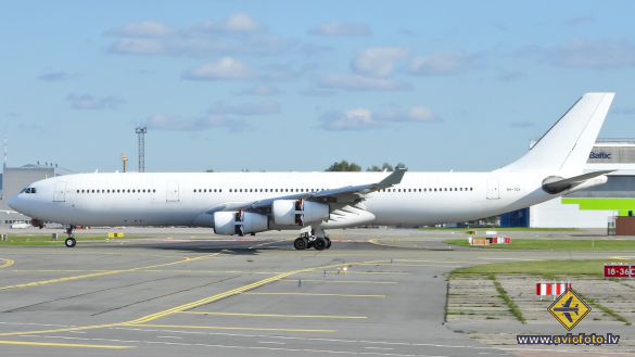 Airbus A340-313X