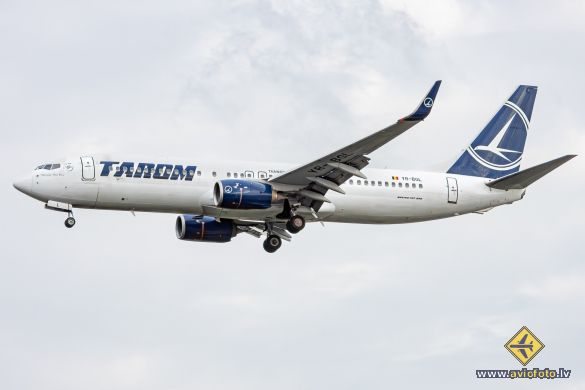 Boeing 737-8H6