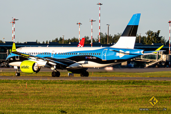 Airbus A220-300