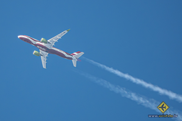 Airbus A220-300
