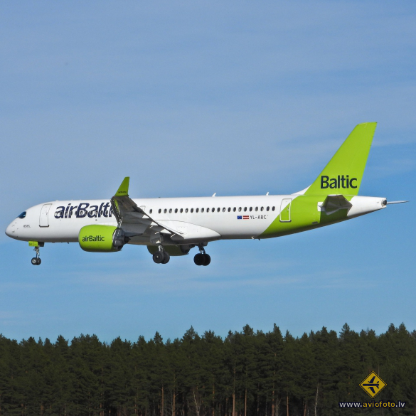 Airbus A220-300