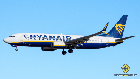 Boeing 737-8AS