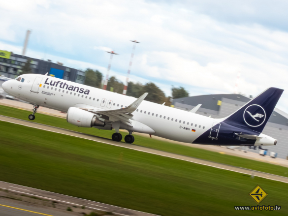Airbus A320-214