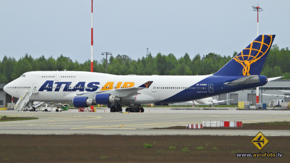 Boeing 747-422