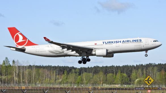 Airbus A330-303