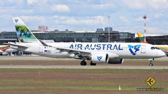Airbus A220-300