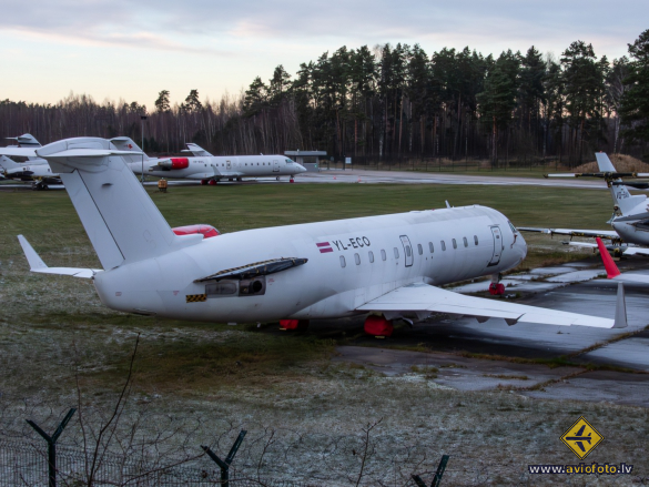Bombardier CRJ-100ER (CL-600-2B19)
