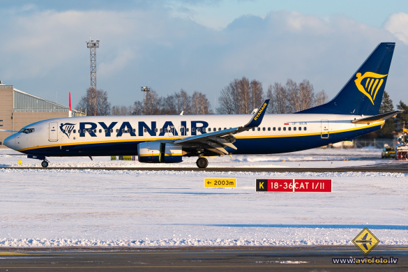 Boeing 737-8AS