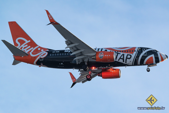 Boeing 737-75C
