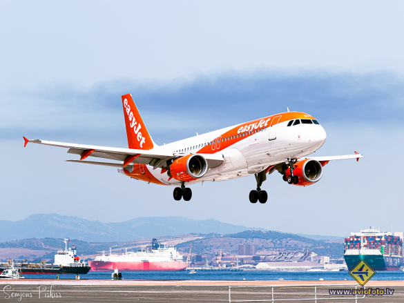 Airbus A320-214