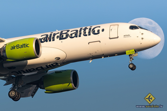 Airbus A220-300