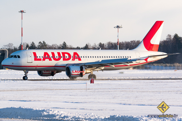 Airbus A320-214