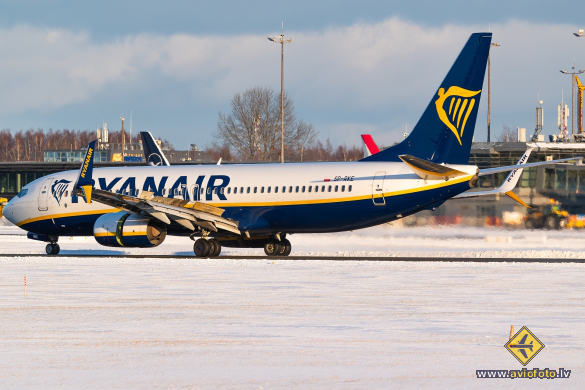 Boeing 737-8AS
