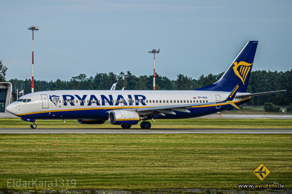 Boeing 737-8AS