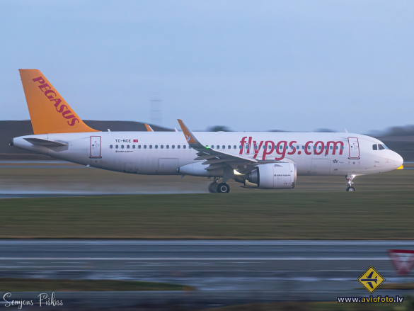 Airbus A320-251N