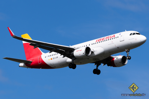 Airbus A320-216