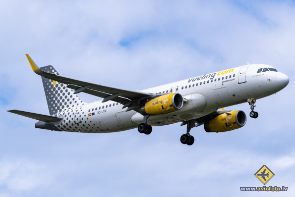 Airbus A320-214