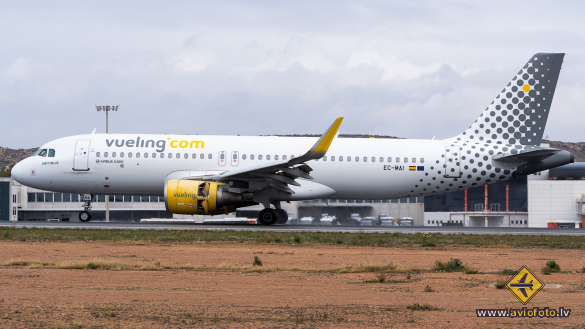 Airbus A320-214