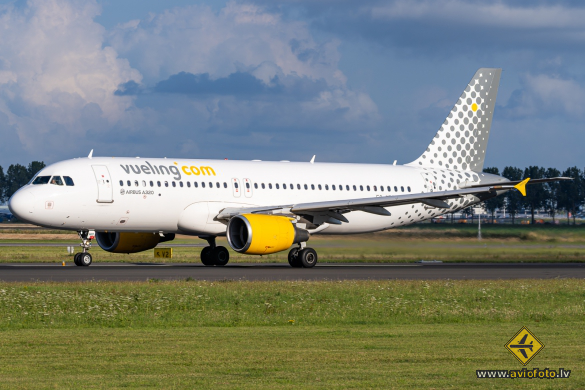 Airbus A320-214