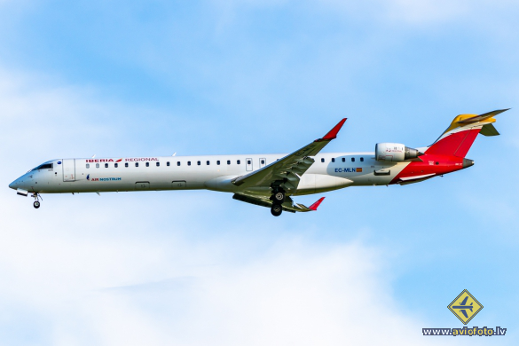 Bombardier CRJ-1000ER NG (CL-600-2E25)