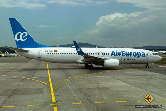 Boeing 737-85P