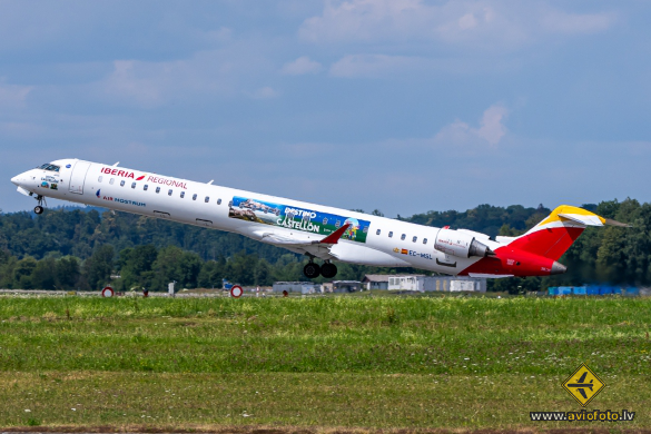 Bombardier CRJ-1000ER NG (CL-600-2E25)