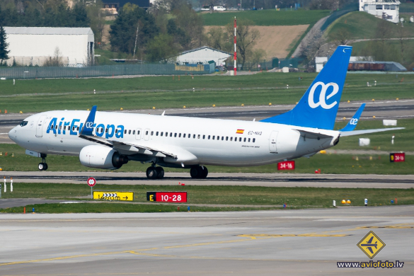Boeing 737-8AS