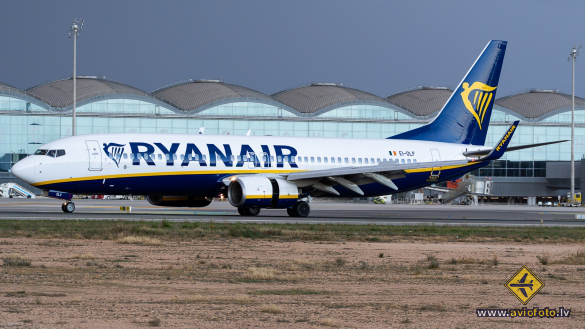Boeing 737-8AS