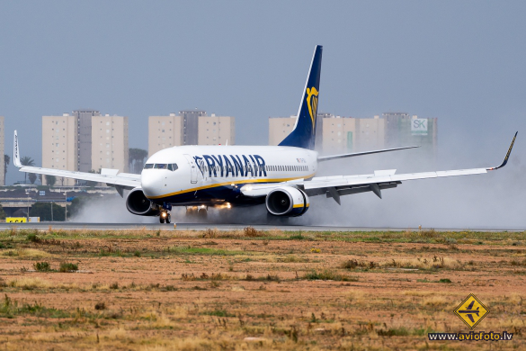 Boeing 737-8AS