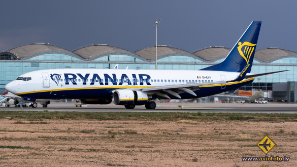 Boeing 737-8AS