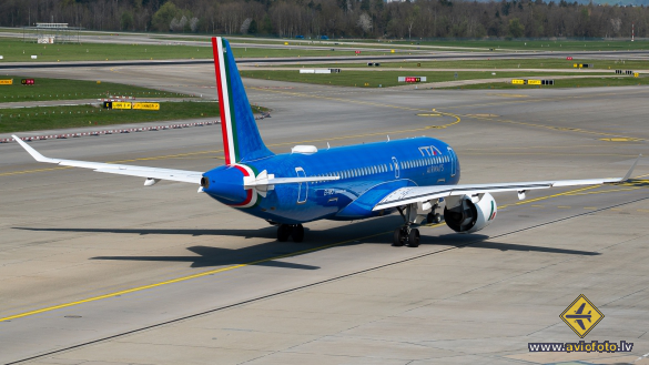 Airbus A220-300