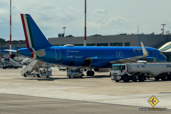 Airbus A320-272N