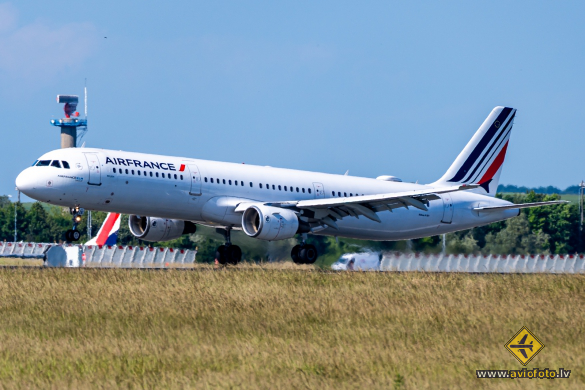 Airbus A321-111