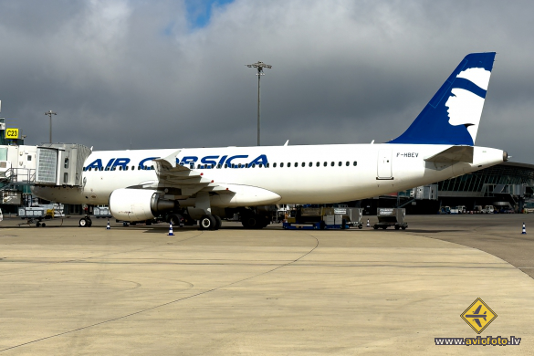 Airbus A320-216