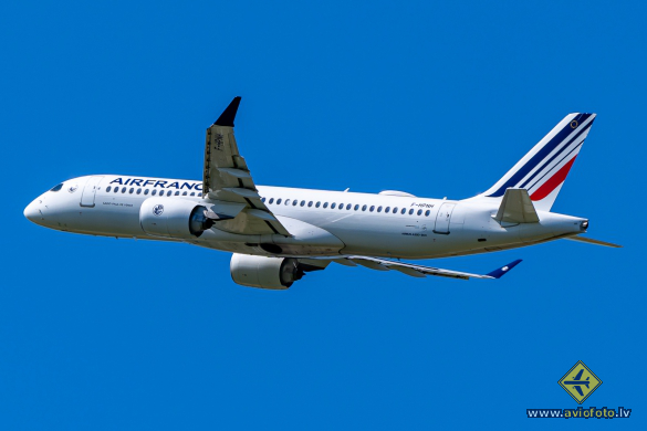 Airbus A220-300
