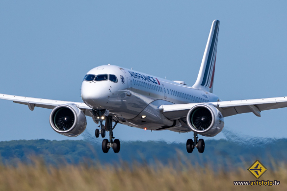 Airbus A220-300