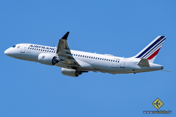 Airbus A220-300