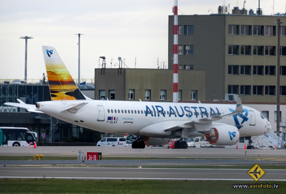 Airbus A220-300