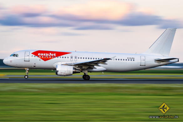Airbus A320-214