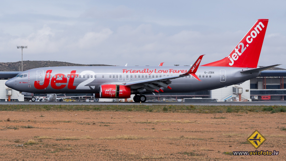 Boeing 737-8HX