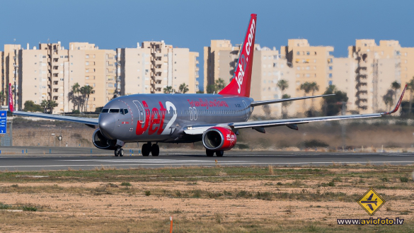 Boeing 737-8K5