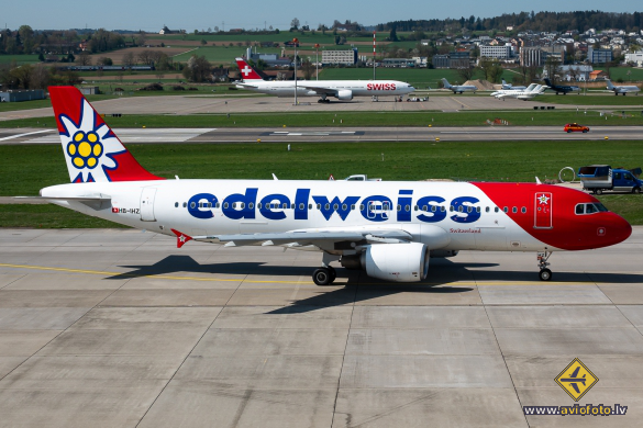 Airbus A320-214