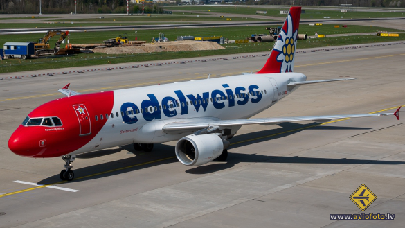 Airbus A320-214