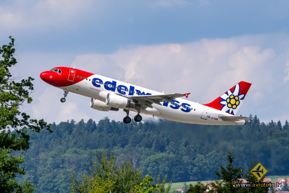 Airbus A320-214