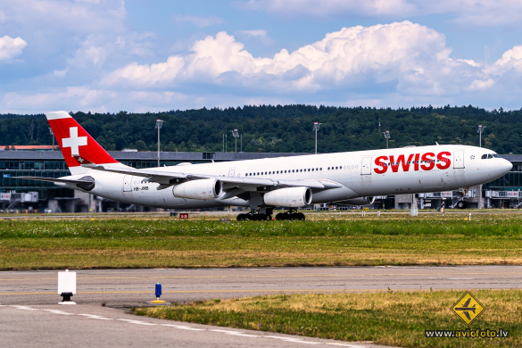 Airbus A340-313