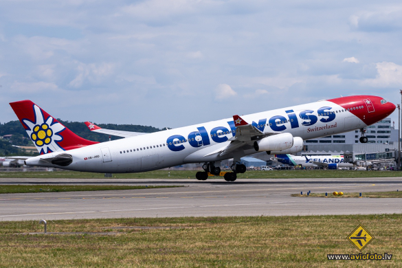 Airbus A340-313