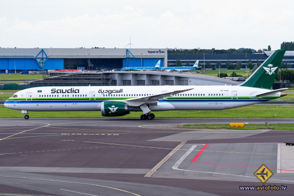 Boeing 787-10 Dreamliner