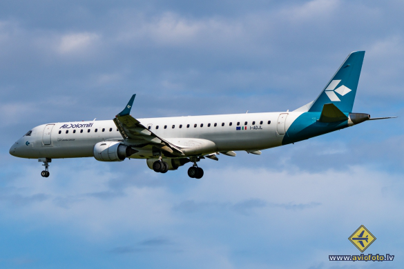 Embraer 195LR (ERJ-190-200LR)