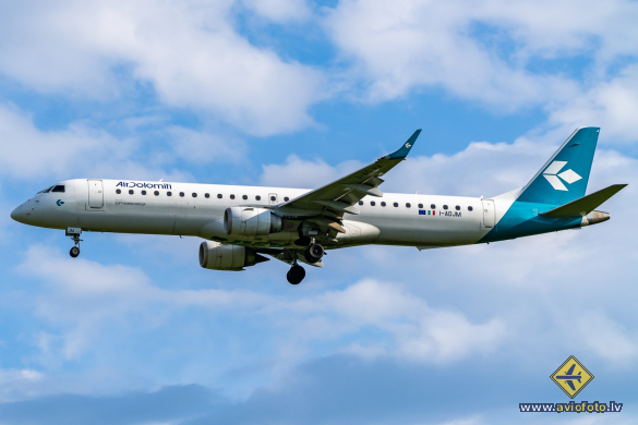 Embraer 195LR (ERJ-190-200LR)